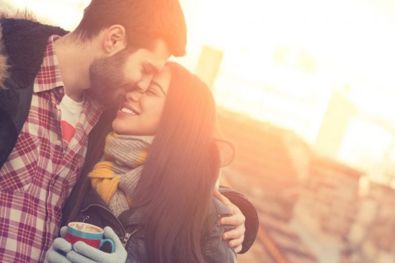 Cinta Suami Akan Terus Melekat Seperti Magnet Jika Isteri Buat 7 Perkara Ini