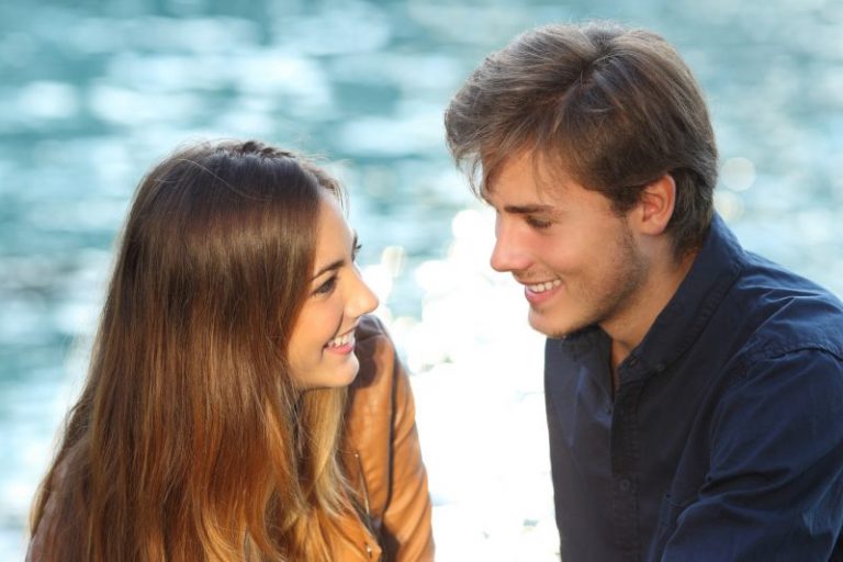 7 Cara Menguji Keikhlasan Hati Pasangan Dalam Percintaan, No. 3 Tu Memang Perlu!