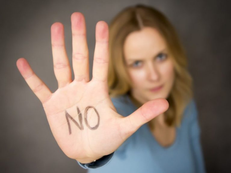 Awas Ya Lelaki, Ini 7 Jenis Sikap Anda Yang Membuatkan Wanita Takut Untuk Dekati!