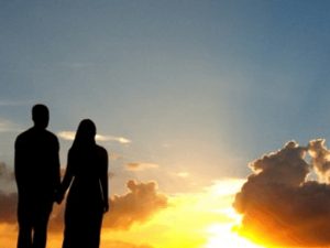 53 Gambar Duduk Berdua Romantis Gratis Terbaik