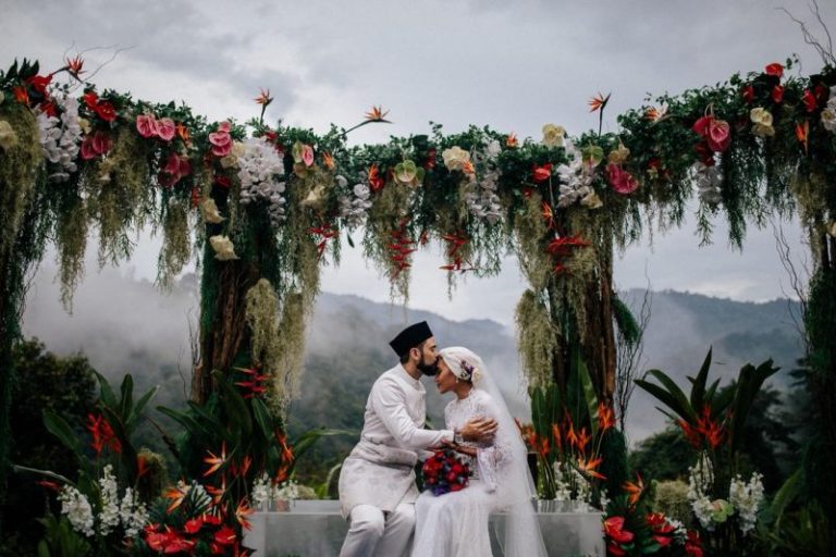 Bertemakan Majlis Dalam Taman, Yuna & Adam Sah Jadi Suami Isteri Dengan Sekali Lafaz