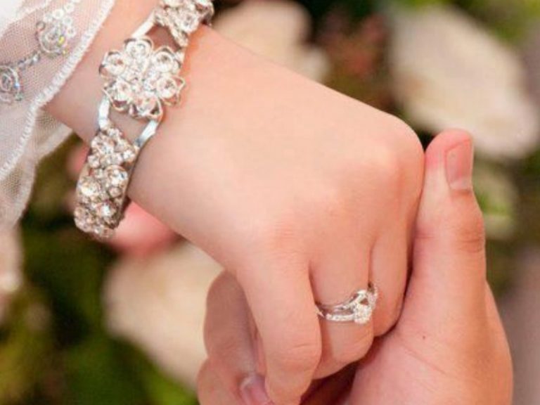 Suami Dan Isteri Harus Memandang Peranan Masing-Masing Sebagai Satu Amal Soleh Di Sisi Allah