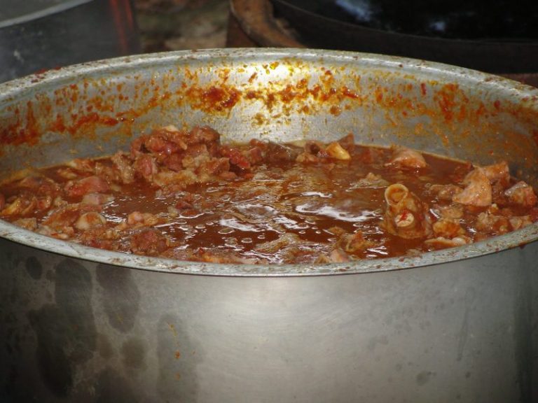 Nak Hidang Daging Kambing Masa Kenduri, Bahaya Atau Tidak Untuk Tetamu Yang Ada Darah Tinggi?