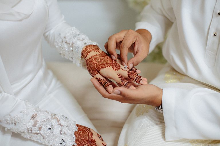 7 Cara Berjimat Pengantin Baru Kena Lakukan Kalau Tak Nak Duit Mengalir Macam Air