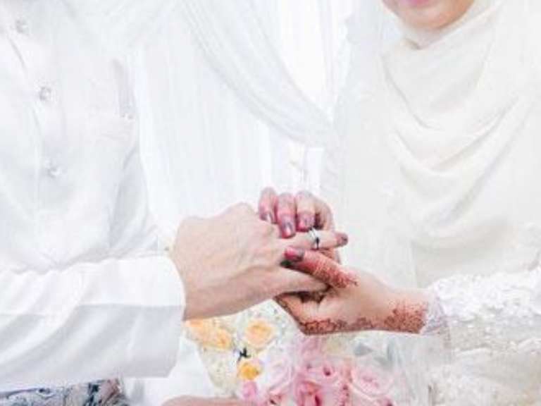 Lelaki Ini Kongsi 7 Rahsia Cari Jodoh Dari Kaca Mata & Pengalaman Sendiri!