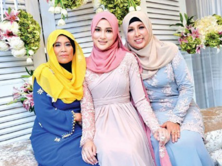Tak Semua Pasangan Mampu Tinggal Sendiri. Bila Duduk Sebumbung Dengan Mentua, Bertoleransilah.