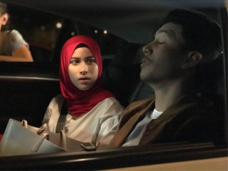 Bukan Pandang Handphone, Mulut Mengiyakan. Suami Perlu Fokus & Jadi Pendengar Setia
