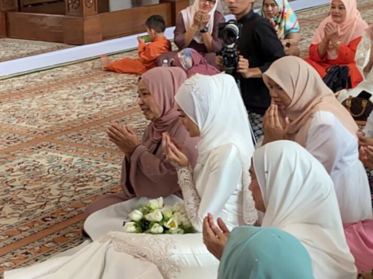Hukum Nikah Menggunakan Wali Hakim Walaupun Ada Wali Nasab - Pesona