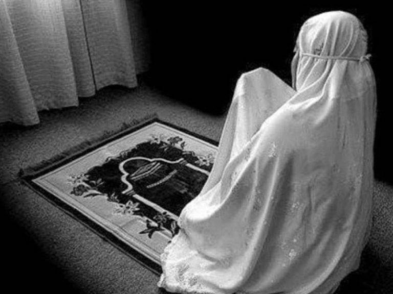 Panduan Solat Tarawih Di Rumah Khas Buat Wanita