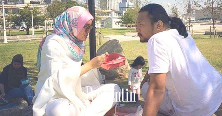 Wahai Isteri, Inilah Rahsia Menjadi Pasangan Paling Menyenangkan Suami Sehebat Saidatina Khadijah!