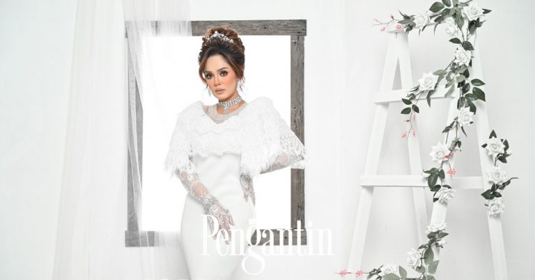 Pilih Baju Kahwin Ikut Warna Kegemaran, Alih-Alih Pasangan Nampak Kelabu Pula Atas Pelamin Sebab Warna Tak Sesuai!
