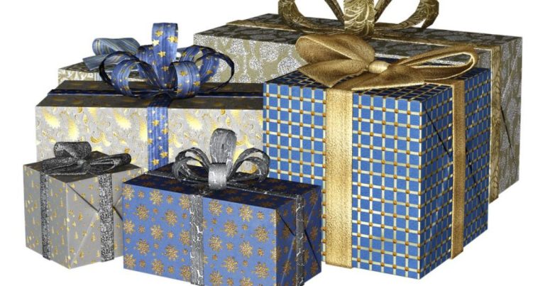 Nak Pergi Kenduri Kahwin Kawan, Tapi Tak Tahu Nak Bagi Hadiah Apa, Lelaki Ini Kongsi Tip Beli Yang Sesuai