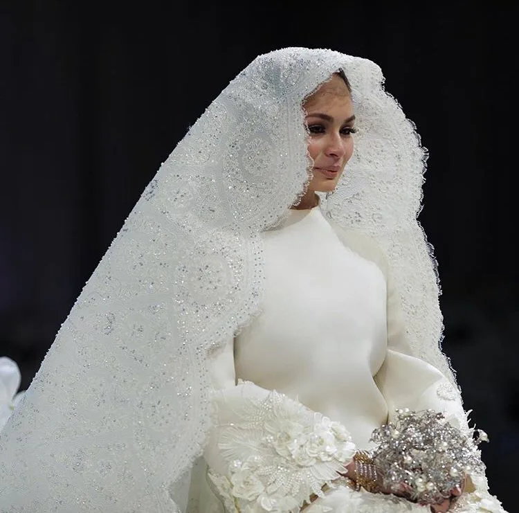 Busana Pernikahan Izara Aishah Kekal Ikonik, Elegan Dalam Rekaan Rizalman Ibrahim